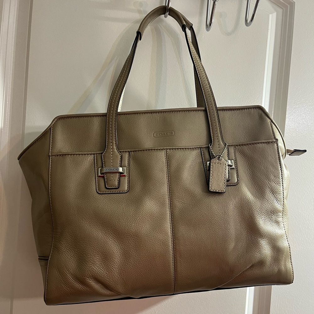 Coach Gold Leather Bag - Picture 2 of 14